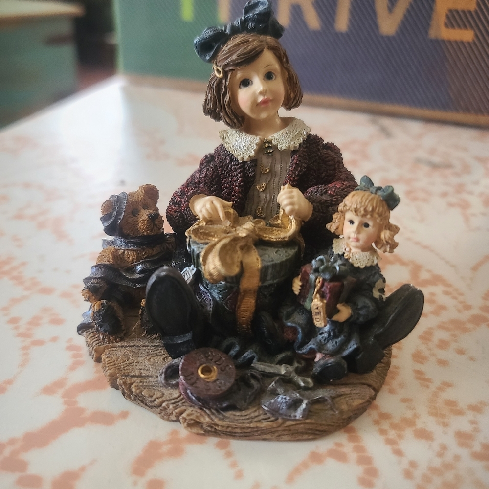 Boyd's 1996 "Karen with Wilson & Eloise"β Motherβs Present Yesterdayβs Child